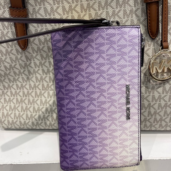 MICHAEL KORS JS Lg Ombré Signature Logo Double Zip Wristlet Wallet 
Dark Purple - Picture 5 of 16